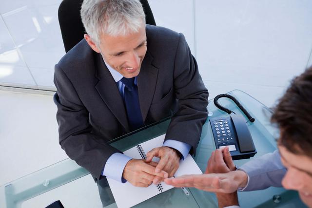 FOTO 22 | El valor de las alianzas. Llegar a acuerdos de cooperación con otras empresas puede suponer para una pyme lograr ventajas tan valiosas como aumentar o diversificar su oferta, ahorrar costes, alcanzar un mayor número de clientes potenciales, tener mayor presencia geográfica, compartir know-how, repercusión a efectos promocionales... En definitiva, aumentar su presencia y competitividad en el mercado.