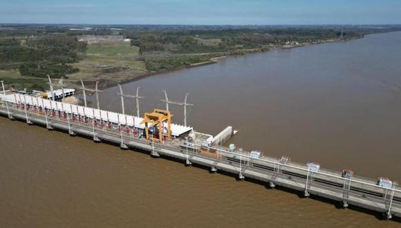 La presa hidroeléctrica de Salto Grande, en el río Uruguay, entre las localidades uruguaya de Salto y argentina de Concordia. (Foto: AFP)