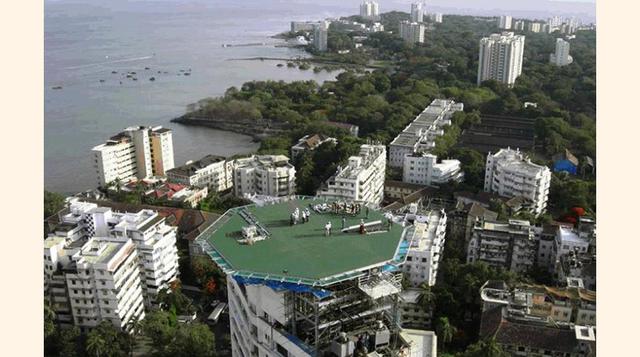 FOTO 3 | Antilia tiene 600 empleados a tiempo completo que deben ocuparse de toda la propiedad. Pero, cuando los hijos de Ambani llegan a casa, todavía deben limpiar sus propias habitaciones, como si fuesen niños de clase media.