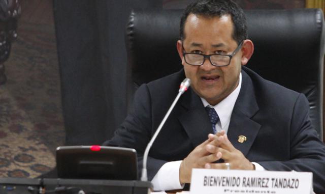 FOTO 4 | 4.- Bienvenido Ramírez. El congresista fujimorista por Tumbes fue uno de los protagonistas de los vídeos en los que se negociaban votos por favores en la segunda crisis presidencial. Pese a señalar luego que solo se trataba de un “fanfarroneo” su implicancia fue clara al punto que pidió “disculpas al pueblo peruano” por el hecho. En los vídeos señaló que colocaba a personas vinculadas en puestos gubernamentales.

 Ramírez es parte de los Avengers de Kenji Fujimori y votó en contra durante la primera crisis presidencial que tuvo como resultado la liberación de Alberto Fujimori. En una sesión parlamentaria sostuvo que leer mucho provoca Alzheimer.