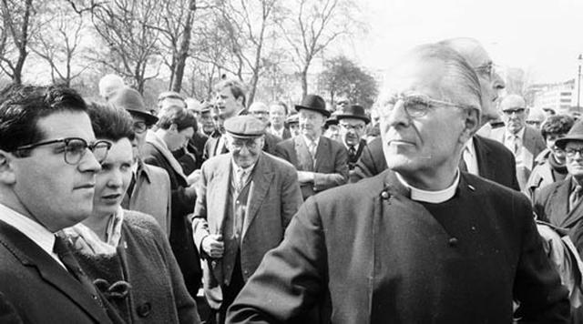 Lo que moralmente es incorrecto no puede ser políticamente correcto. Donald Soper (1903–98) pastor medotista británico.