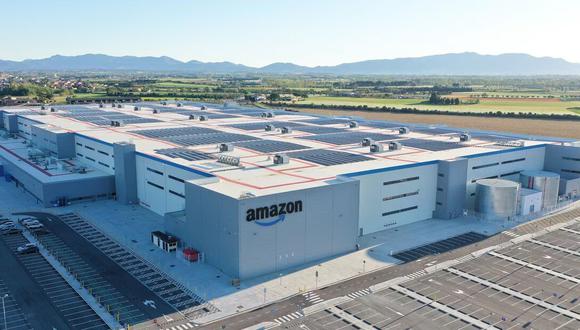 Walmart y Amazon han dicho que están interesados en expandir sus operaciones en el país, eso es importante”, señaló el titular del MEF sobre las reuniones que tuvo con empresarios estadounidenses. (Foto: El País/ Amazon)