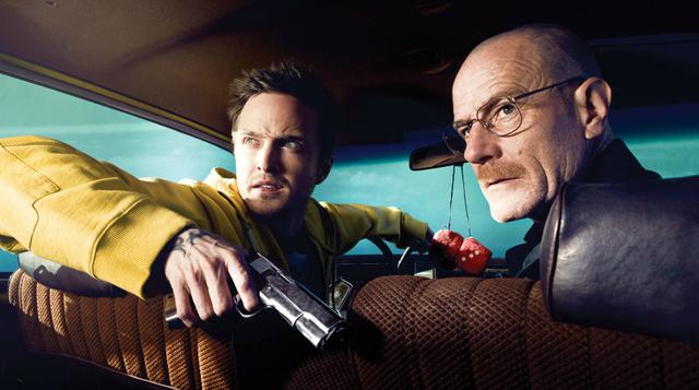 03. Breaking Bad (2008-13). Un profesor con cáncer terminal y uno de sus exalumnos (vendedor y consumidor de meth) deciden juntarse a hacer negocios. A través de sus cinco temporadas, podrá observar el crecimiento del imperio de las drogas que edificaron 
