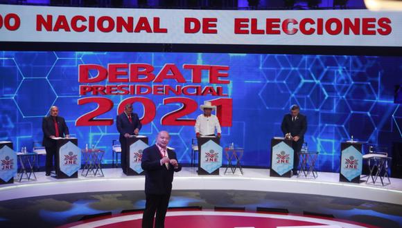 Hernando de Soto tuvo varios cruce de palabras con Ollanta Humala durante el debate presidencial del JNE. (Foto: GEC)