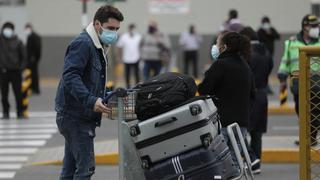 Peruanos frente a coyuntura actual, ¿se van  del país o se quedan?