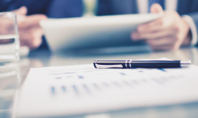 FOTO 3 | Escribe el plan del día siguiente antes de irte a dormir. También puedes escribirlo cuando te levantes. De cualquier forma, escribir el plan y reflejarlo en tu calendario, te mantendrá más centrado a la hora de realizar las tareas. Utiliza bloques de tiempo para maximizar la eficiencia.