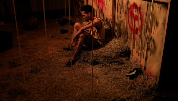El teatro callejero en Venezuela intenta reflejar la crisis originada por la dictadura de Maduro. (Foto: Reuters)