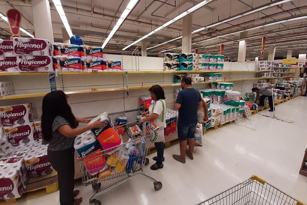 En los últimos días se han registrado compras desmesuradas en supermercados ante el avance del coronavirus. (Pamela Sandoval/Facebook)