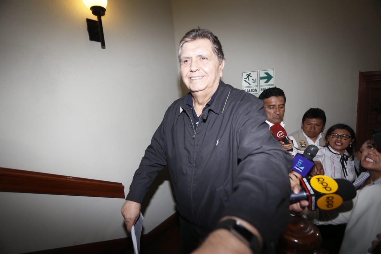 El ex presidente reapareció este miércoles ante la prensa, tras rechazo del asilo diplomático solicitado a Uruguay. (Foto: Mario Zapata / GEC)