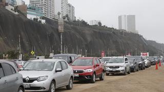 Tercera dosis: reportan largas filas de autos en vacunacar de Magdalena del Mar