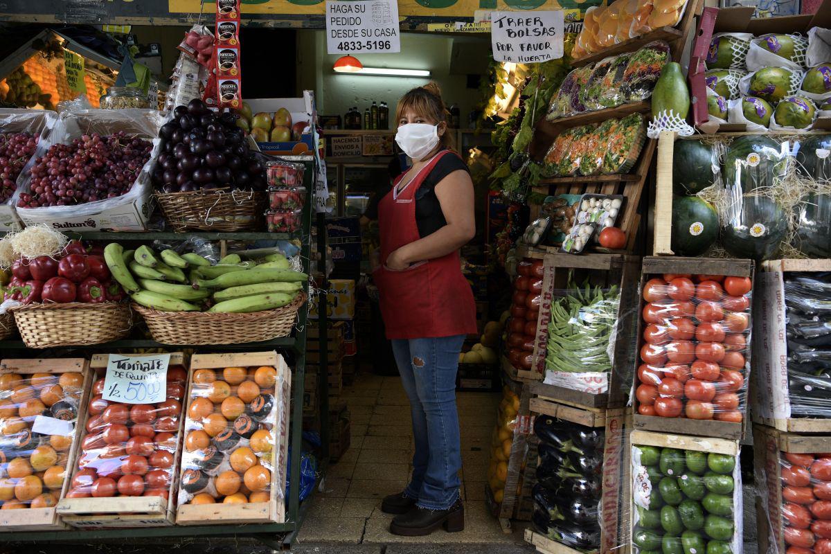 La FAO dijo que los principales países productores sufrieron cuellos de botella logísticos, y que los bloqueos por el coronavirus en muchas naciones habían causado una fuerte caída en las ventas. (Foto: Juan MABROMATA / AFP)
