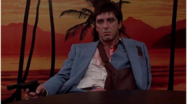 Fidel de Palma: El inicio de esa ópera (escrita por Oliver Stone) ochentera sobre la coca y el poder que es 'Caracortada', de Brian de Palma, tenía un narrador de lujo: Fidel Castro. Imágenes de archivo iban informándonos de cómo llegaría Tony M