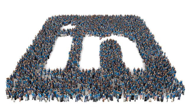 FOTO 11 | Uno de los botones más potentes es "Seguir". LinkedIn le permite seguir compañías, personas influyentes y publicaciones. Esta es su ventanilla única para estar al tanto de lo que está sucediendo, y le brinda una cantidad infinita de forraje que puede compartir para darle vida a las reuniones monótonas a las que asiste cada día.