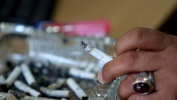 Nueva Zelanda presenta plan para prohibir gradualmente la venta de tabaco. (KHALIL MAZRAAWI / AFP).