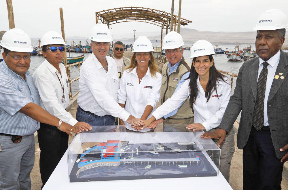 La ministra Schol participó en la ceremonia de inicio de obra para el proyecto de inversión pública “Mejoramiento Integral de los Servicios del Desembarcadero Pesquero Artesanal San Juan de Marcona”. (Foto: Difusión)