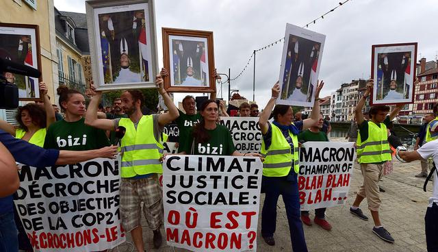 La protesta se realizó en la localidad de Bayona, cerca de Biarritz, donde se realiza cumbre del G7. (Foto: AFP)