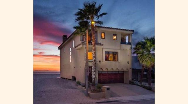 Dave Grohl. Esta casa frente a la playa del vocalista de Foo Fighters se vendió por 2,9 millones de dólares en noviembre. Según los registros públicos, parece que Grohl perdió dinero con la venta, que se compró por 3,8 millones de dólares en 2006. Ha esta