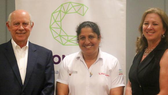 Ricardo Bernales, vicepresidente de la Confiep, junto a la Ministra del Ambiente, Fabiola Muñoz y la presidenta de la Confiep, María Isabel León.
