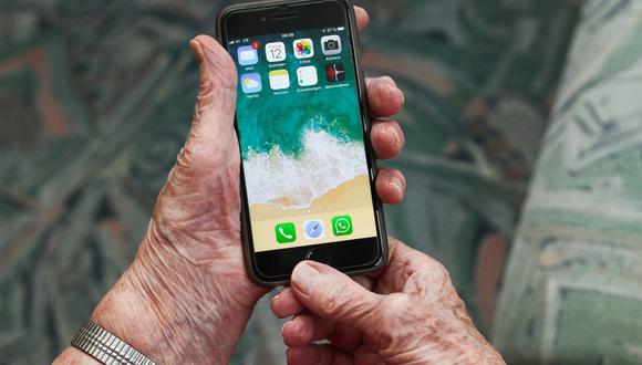 Si quiere configurar el smartphone para un adulto mayor será necesario instalar aplicaciones adicionales desde la Google Play o la App Store (Foto: Pixabay)
