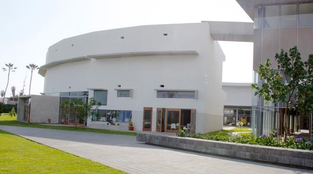 Aleph (Chorrillos). Se paga una mensualidad de S/ 2,550 a diferencia de la cuota de ingreso es S/ 21,000.