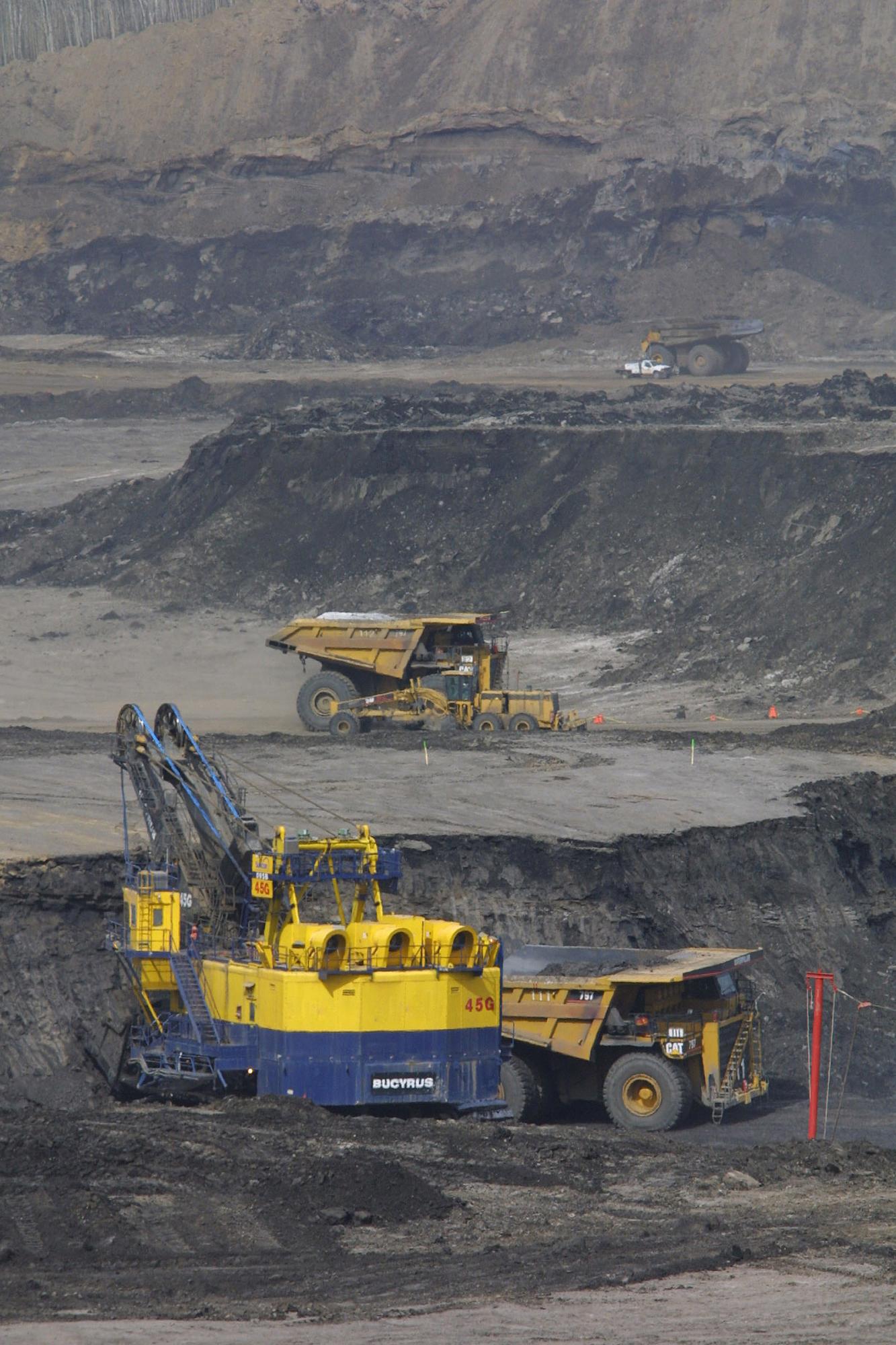 Trabajo en conjunto. Una idea por la cercanía de los tres proyectos es poder tener una sola gran planta concentradora, dice Carlos Gálvez.