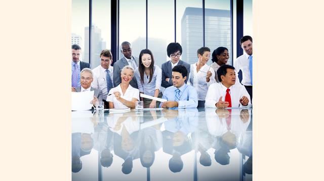 Ser un coach, no un jefe.  En el pasado, la gestión del equipo basada en la autoridad, el orden y la obediencia eran moneda corriente, tanto en el mundo del deporte como en los negocios. La realidad ha demostrado que esta forma de liderazgo, si bien puede