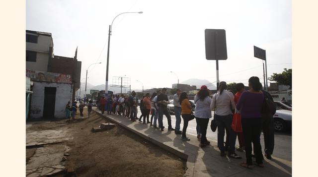 El 42% de limeños pasa entre una a dos horas diarias moviéndose de un lugar a otro. El 25.8% le dedica entre media a una hora diaria al transporte. El 45.8% de limeños concuerda en que ahora emplean más tiempo transportándose.