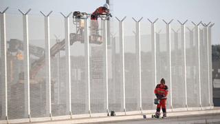 A lo Donald Trump: Gran Bretaña construirá muro antiinmigrantes en Calais