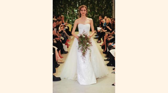 La romántica novia de Carolina Herrera, entre tules, sedas y encajes