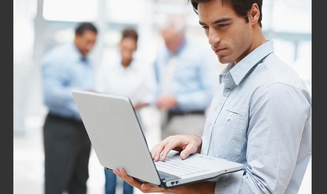 2)	Para que las relaciones impulsen su carrera profesional tendrá que guardar un equilibrio perfecto para saber quién le conviene y con qué límites.