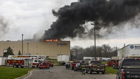 Incendio en la planta de Meridian Magnesium Products of America ubicada en Eaton Rapids, Michigan (Estados Unidos). (Foto: AP)
