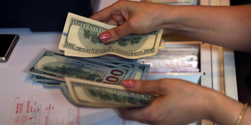 El depósito de la CTS debe ser efectuado por el empleador a nombre del trabajador, en moneda nacional o extranjera según la elección del empleado. (Foto: AFP)