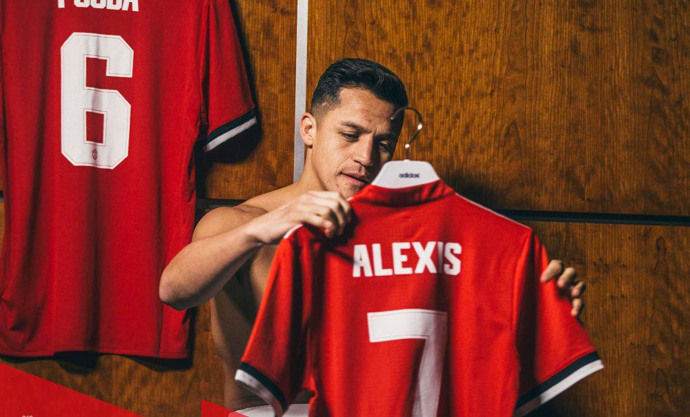 El chileno Alexis Sánchez ganará cerca de 570.000 euros (US$ 698,000) por semana con el Manchester United. (Foto: Facebook)