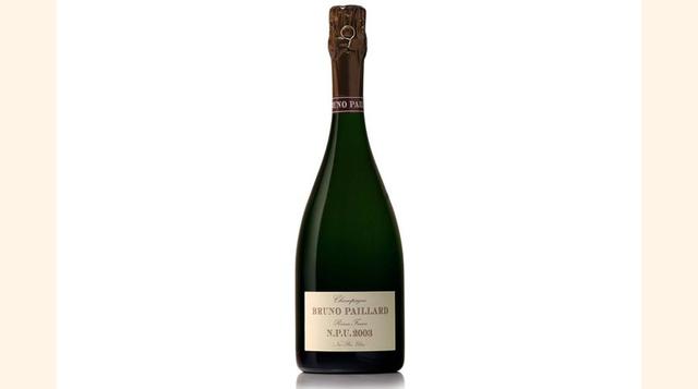 Bruno Paillard Extra Brut N.P.U. 2003 (Nec Plus Ultra) (US$ 195) El espumante insignia de este productor proviene de una estación de cultivo muy calurosa, pero tiene un maravilloso equilibrio y es fresco y vibrante, con leves notas de miel, más profundida