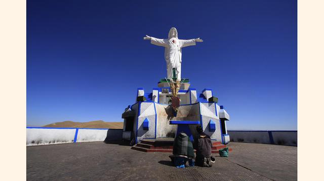 Puno. La presencia de diversos templos es motivo de visita de cientos de turistas. Lugares infaltables son las iglesias de San Juan de Letrán, Santa de Cruz de Jerusalén, Nuestra Señora de la Asunción y San Pedro Mártir.